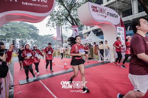 Race photo from ONE RUN 10 K