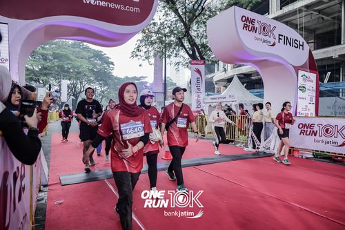 Race photo from ONE RUN 10 K