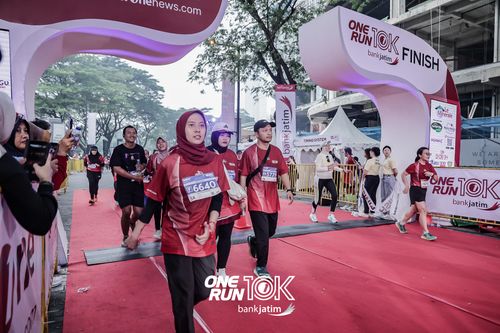 Race photo from ONE RUN 10 K
