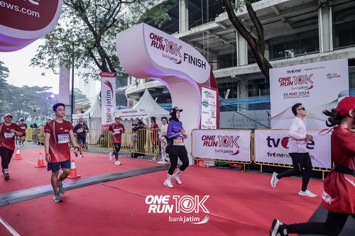 Race photo from ONE RUN 10 K