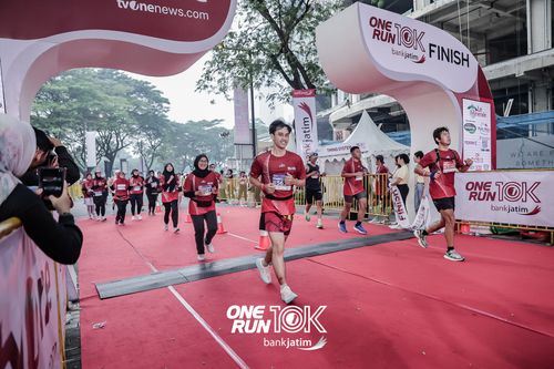 Race photo from ONE RUN 10 K