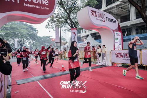 Race photo from ONE RUN 10 K