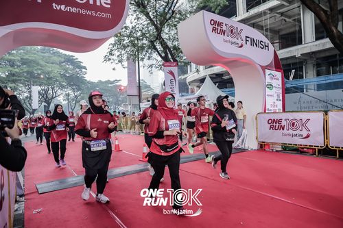 Race photo from ONE RUN 10 K