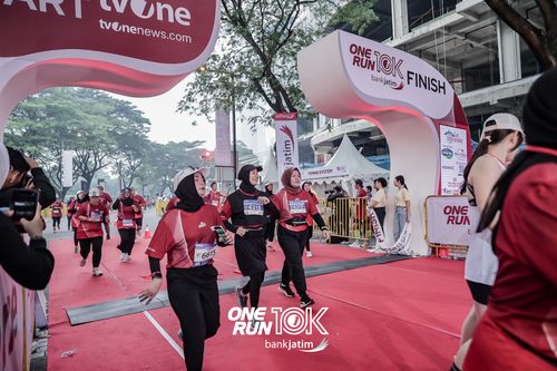 Race photo from ONE RUN 10 K