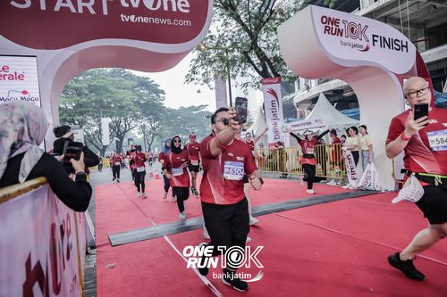 Race photo from ONE RUN 10 K
