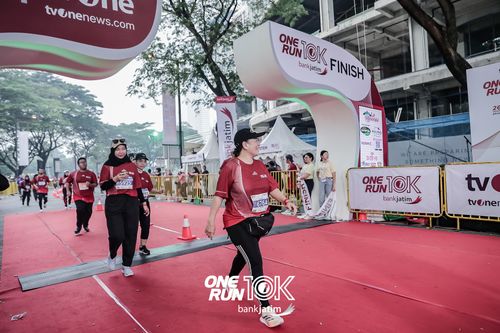 Race photo from ONE RUN 10 K