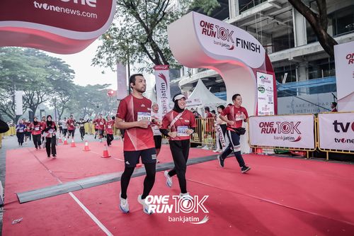 Race photo from ONE RUN 10 K
