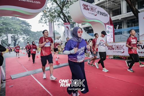 Race photo from ONE RUN 10 K