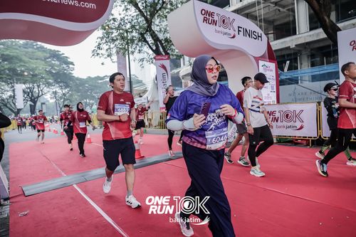 Race photo from ONE RUN 10 K