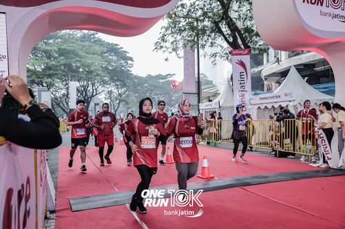 Race photo from ONE RUN 10 K