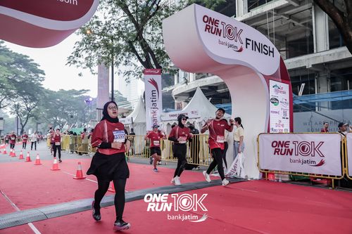 Race photo from ONE RUN 10 K