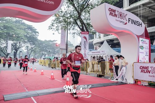 Race photo from ONE RUN 10 K