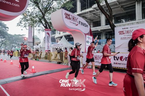 Race photo from ONE RUN 10 K