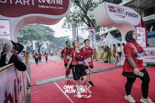 Race photo from ONE RUN 10 K