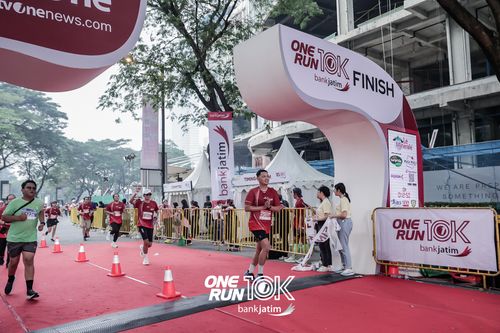 Race photo from ONE RUN 10 K