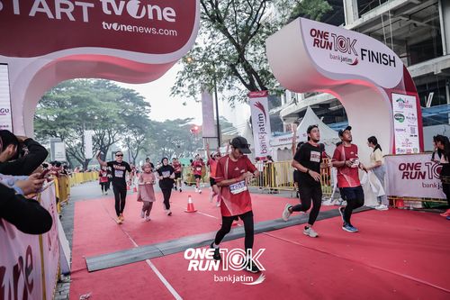 Race photo from ONE RUN 10 K