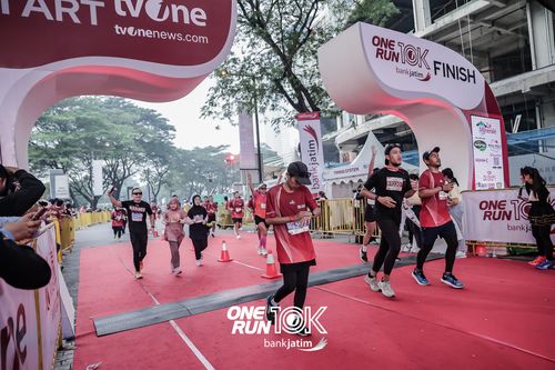 Race photo from ONE RUN 10 K