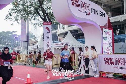 Race photo from ONE RUN 10 K