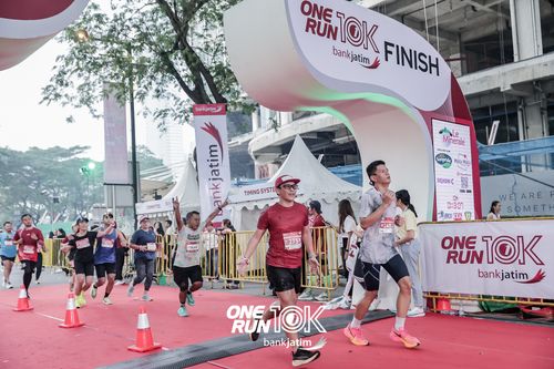 Race photo from ONE RUN 10 K