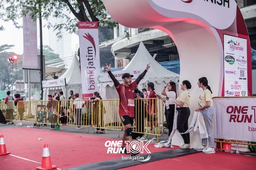 Race photo from ONE RUN 10 K