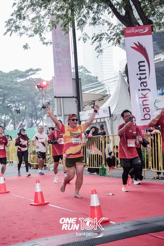 Race photo from ONE RUN 10 K