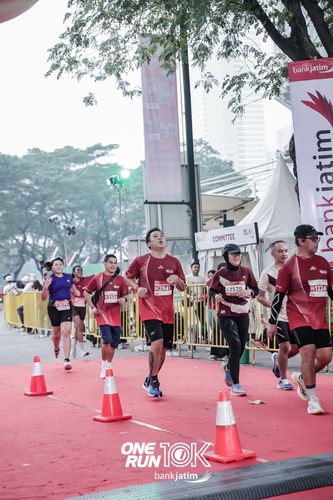 Race photo from ONE RUN 10 K