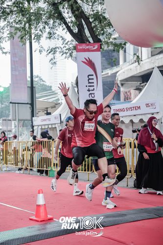 Race photo from ONE RUN 10 K