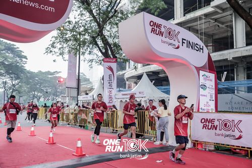 Race photo from ONE RUN 10 K