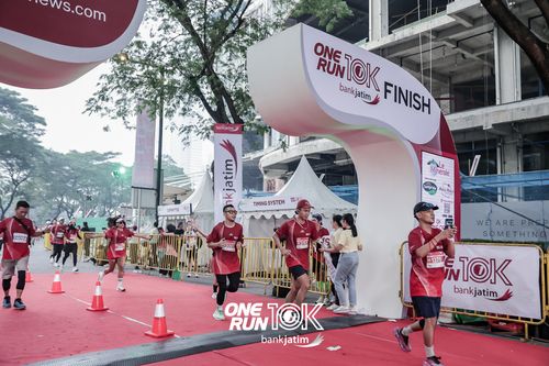Race photo from ONE RUN 10 K