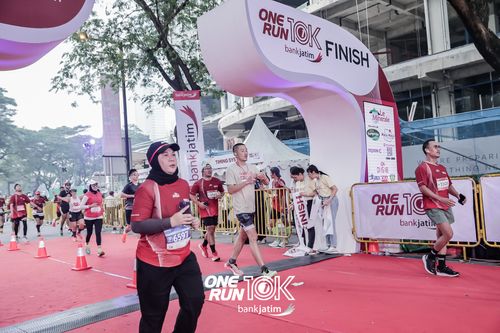 Race photo from ONE RUN 10 K