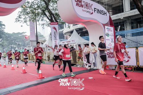 Race photo from ONE RUN 10 K