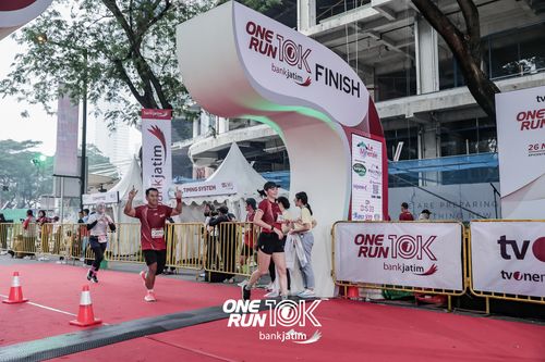 Race photo from ONE RUN 10 K