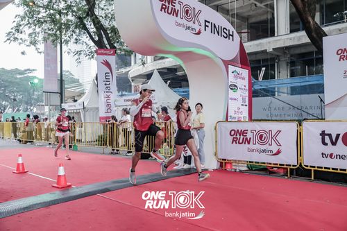 Race photo from ONE RUN 10 K