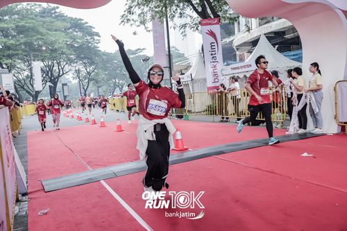 Race photo from ONE RUN 10 K