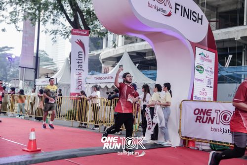 Race photo from ONE RUN 10 K