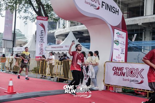 Race photo from ONE RUN 10 K