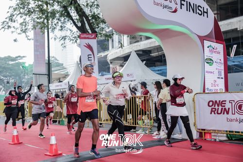 Race photo from ONE RUN 10 K