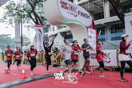 Race photo from ONE RUN 10 K