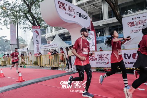 Race photo from ONE RUN 10 K