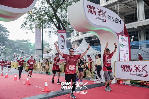Race photo from ONE RUN 10 K