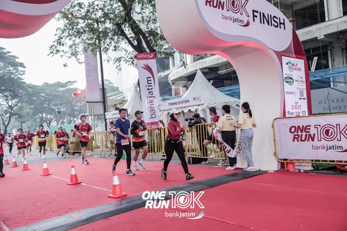 Race photo from ONE RUN 10 K