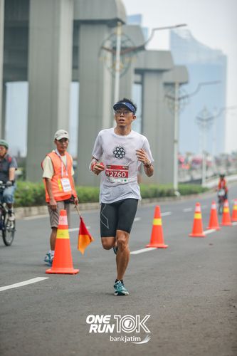Race photo from ONE RUN 10 K