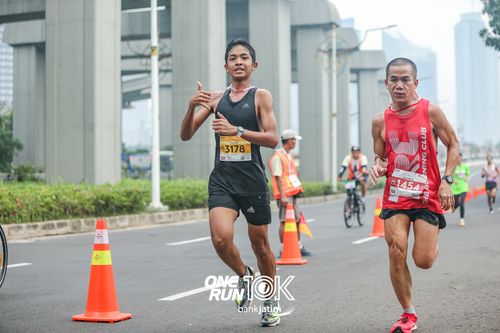 Race photo from ONE RUN 10 K