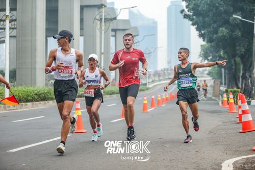 Race photo from ONE RUN 10 K
