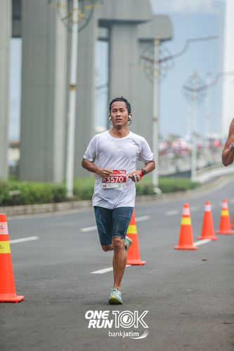 Race photo from ONE RUN 10 K