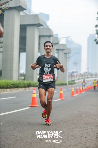 Race photo from ONE RUN 10 K