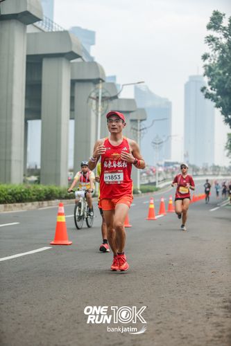 Race photo from ONE RUN 10 K
