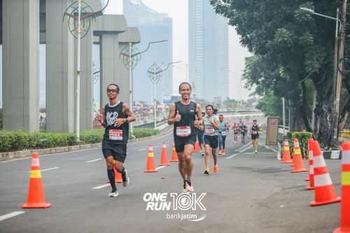 Race photo from ONE RUN 10 K