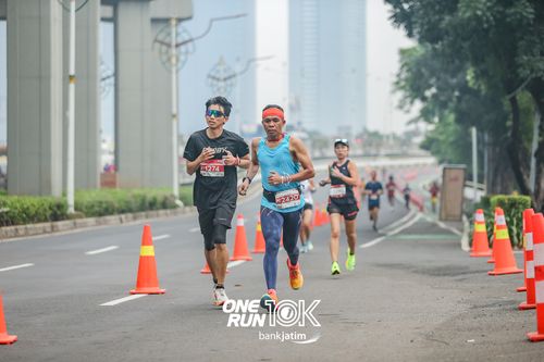 Race photo from ONE RUN 10 K