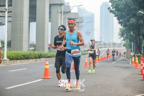 Race photo from ONE RUN 10 K